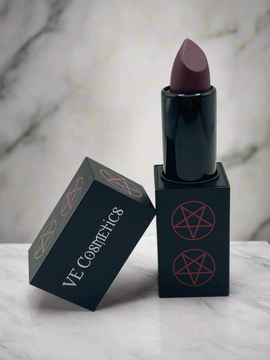 Bewitching Bullet Lipstick- Shade Familiar