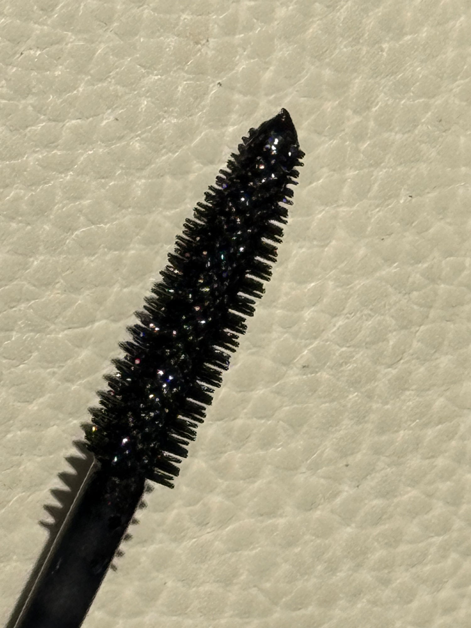 Mascara Coloré Chroma Veil – Noir Métallisé Abyss