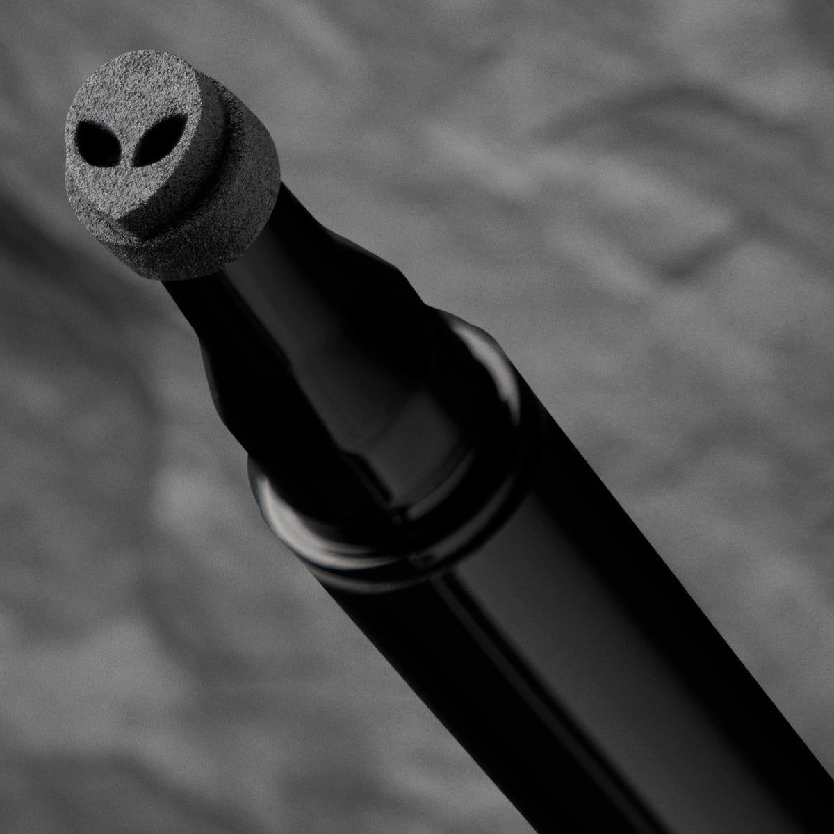 Alien 2-in-1 Waterproof Eyeliner Stamp Pen