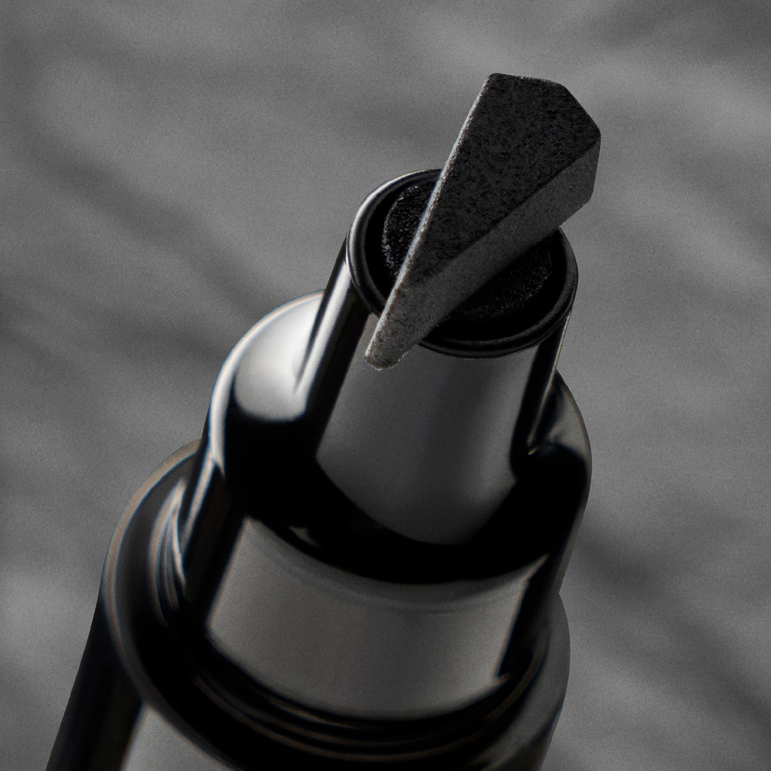 Winging It – Schwarzer Stempel-Eyeliner | Doppelseitiger Wing-Stempel und Eyeliner-Stift
