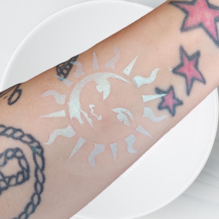 Divine Highlighter swatch