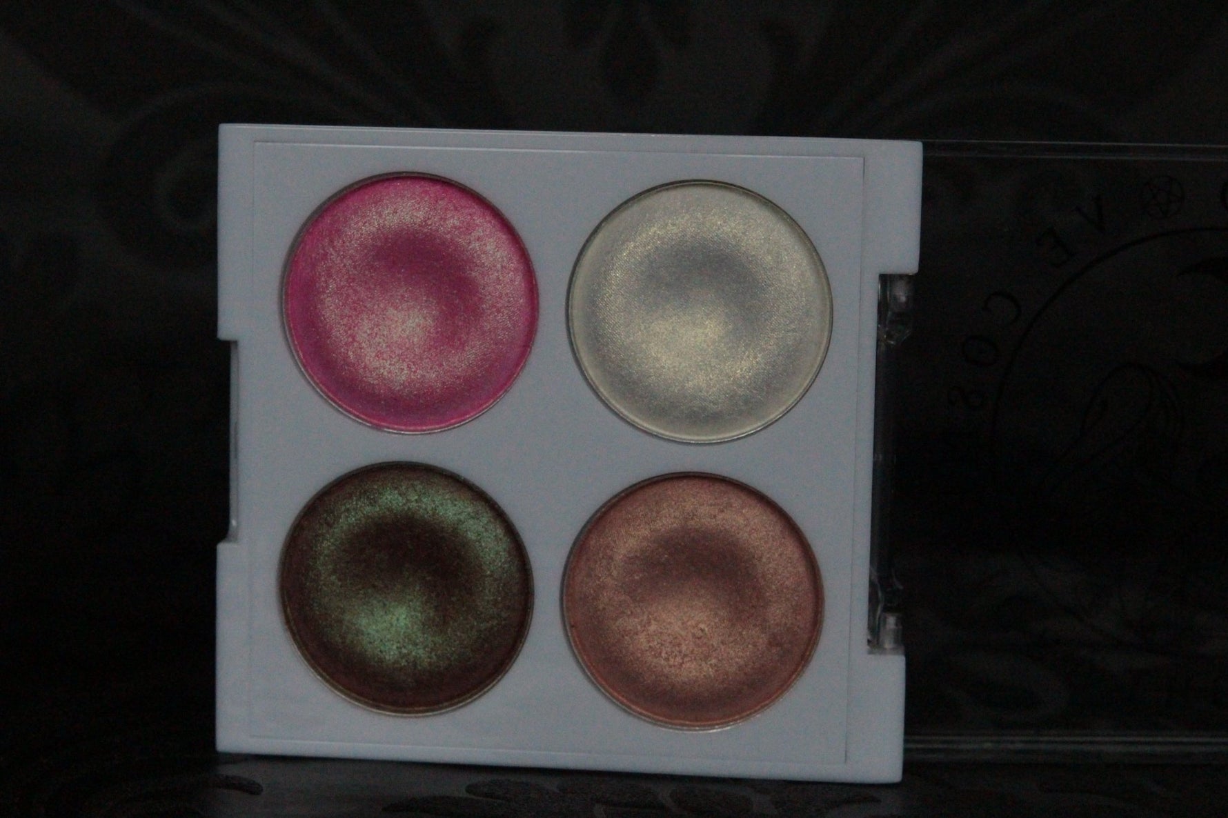 Green Witch Highlighter Ltd Edt - VE CosmeticsHighlighter