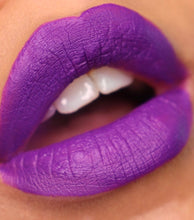Load image into Gallery viewer, Luna - Liquid Moisture Lipstick - VE CosmeticsLipstick
